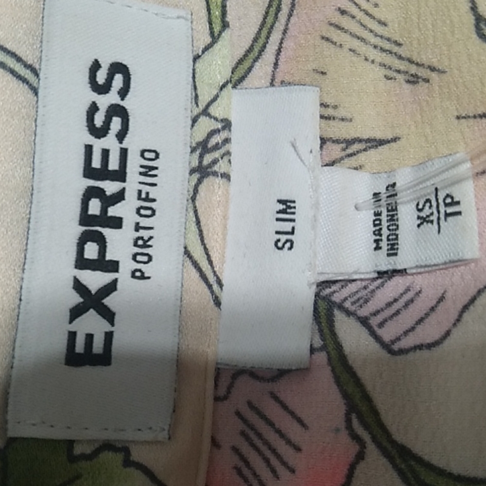 FINAL SALE!! NWOT Express Portofino Button Up Blouse Sz.XS Can Fit Medium - Picture 6 of 9
